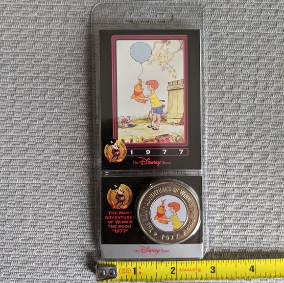 Disney Decades Coin #20 - Picture 13 of 13
